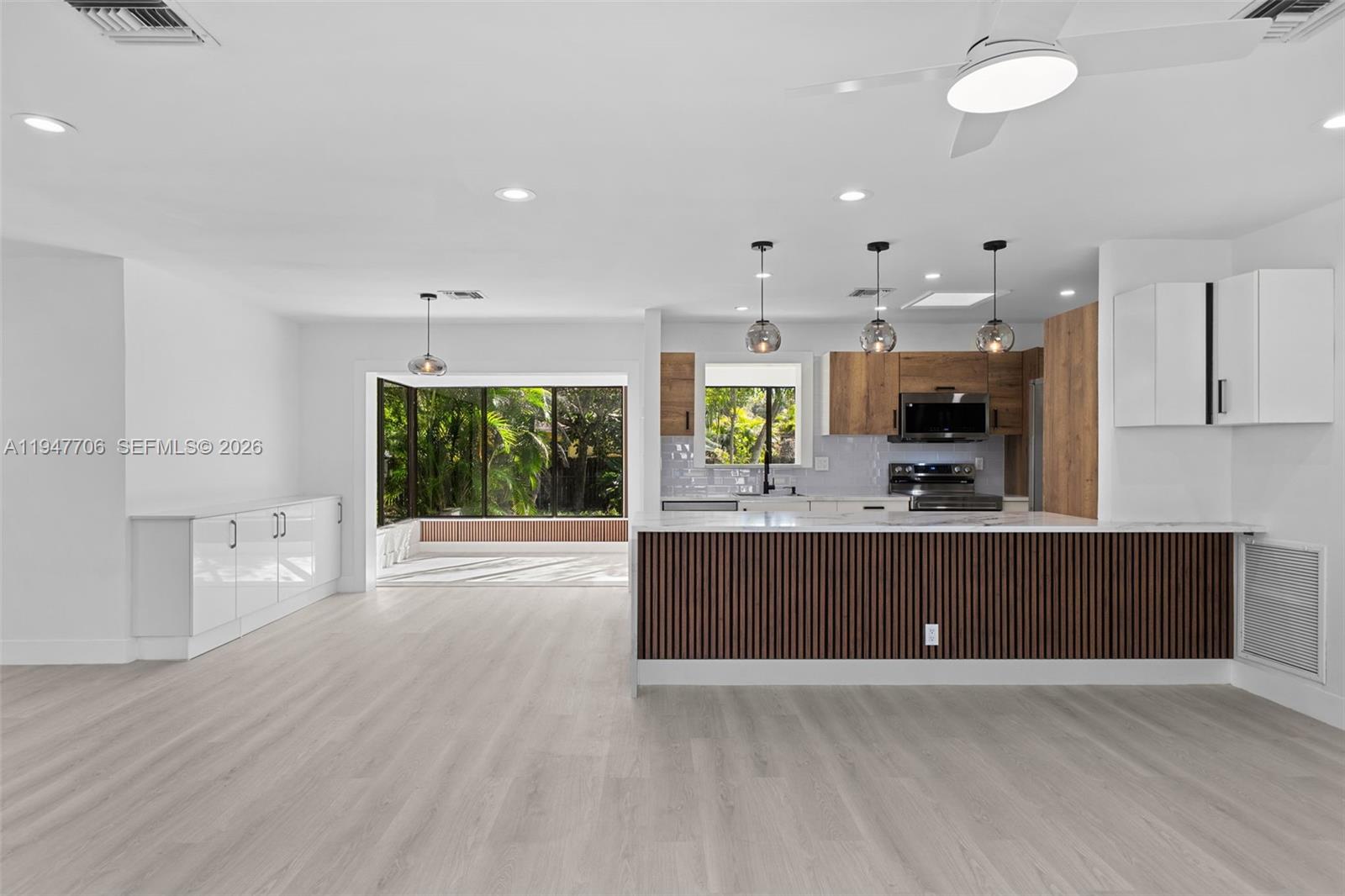 ACRES LAKE ESTATES - Residential