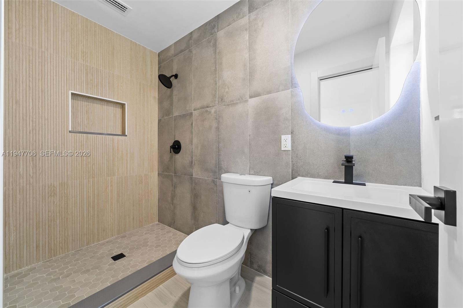 ACRES LAKE ESTATES - Residential