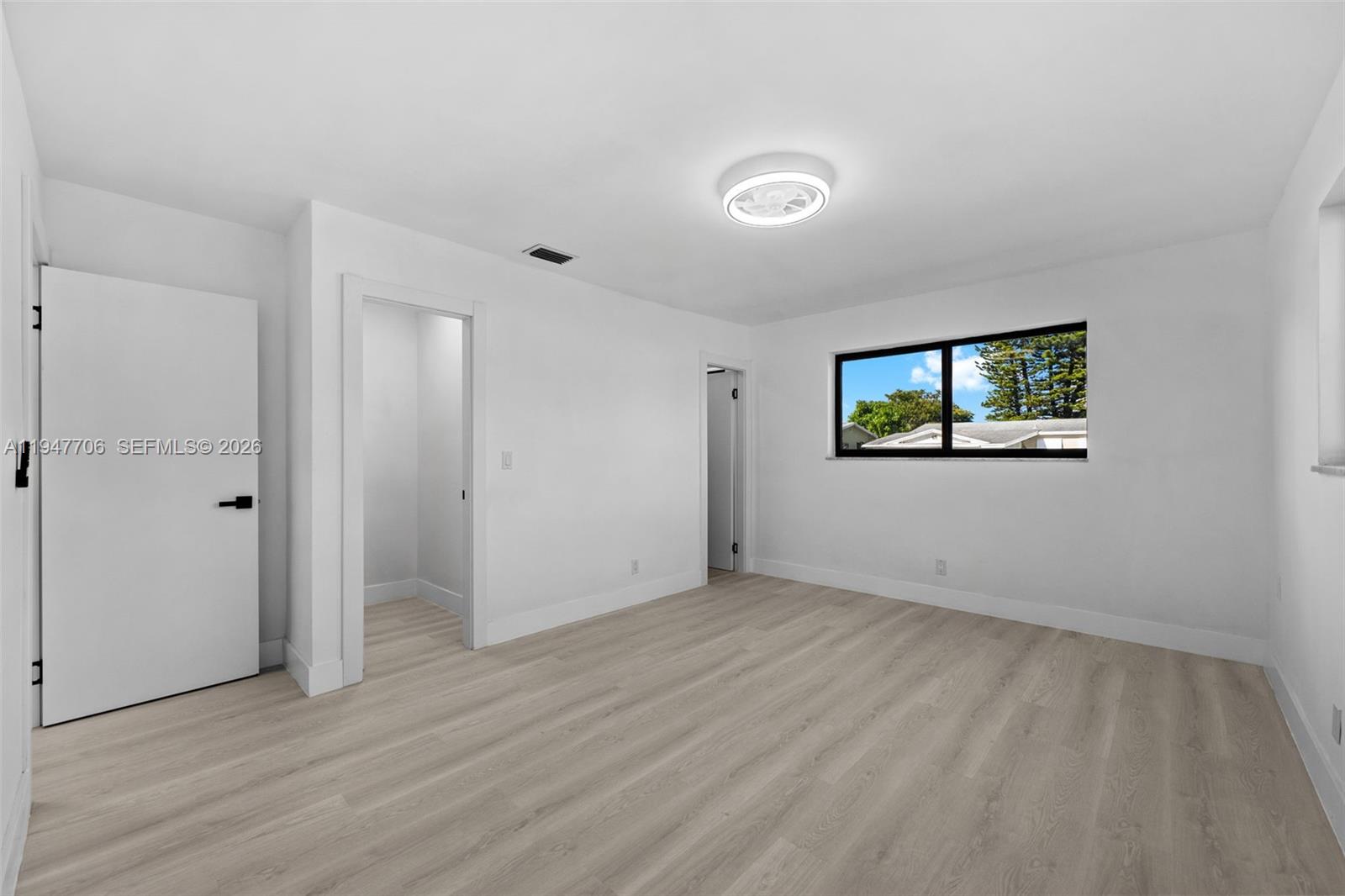 ACRES LAKE ESTATES - Residential