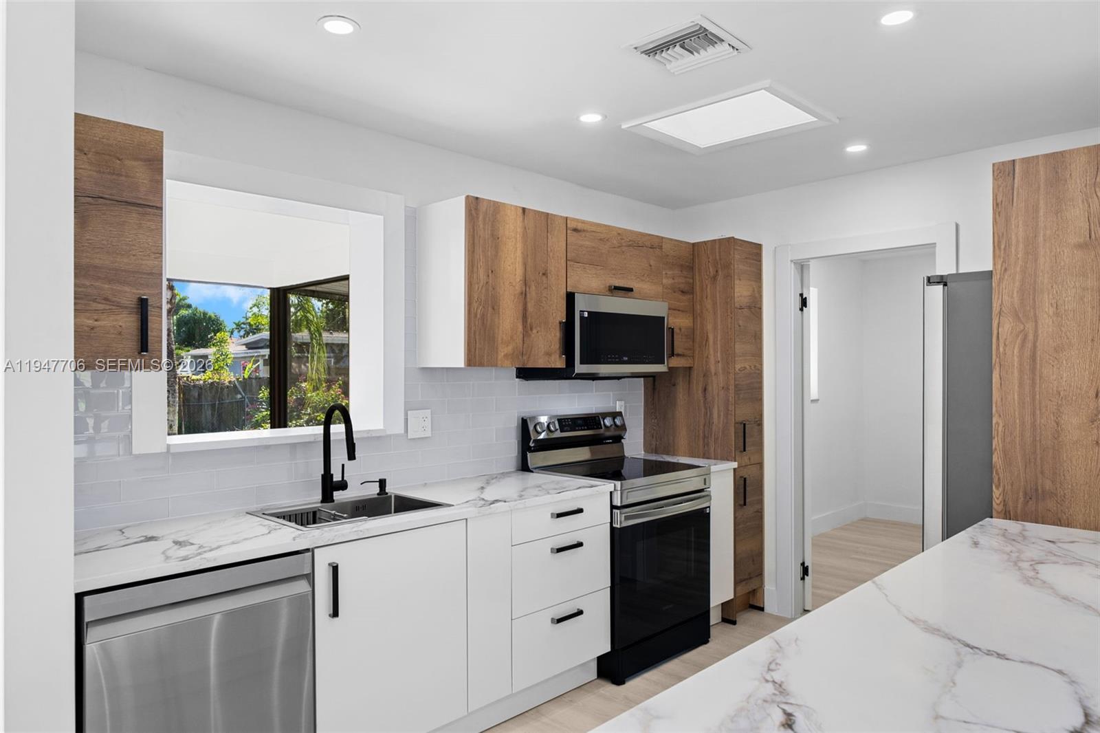 ACRES LAKE ESTATES - Residential