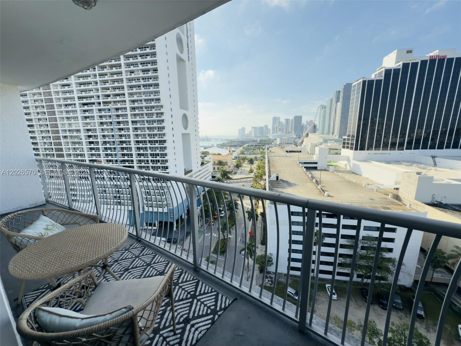 1750 N Bayshore Dr 1612