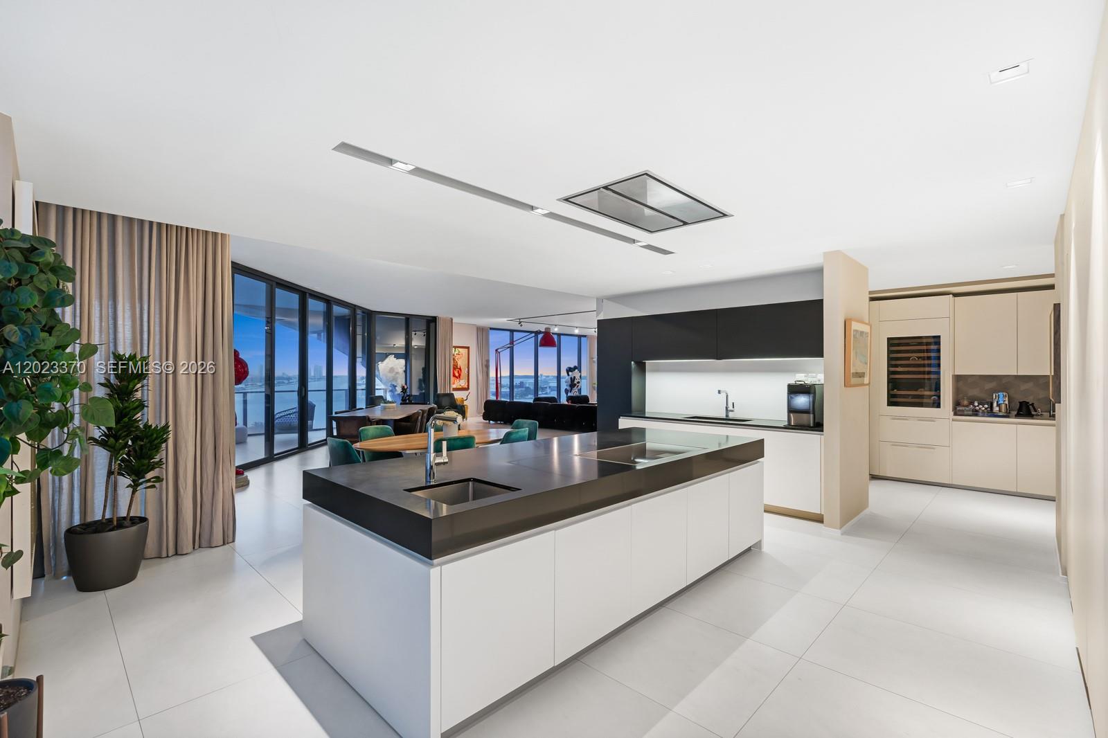 ONE THOUSAND MUSEUM CONDO - Residential Lease