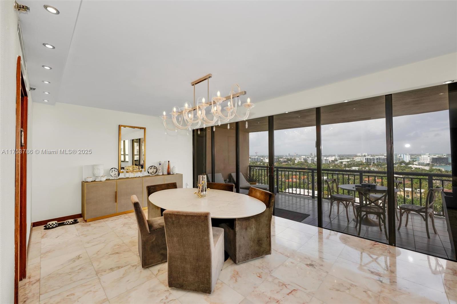 10175 Collins Ave 1207