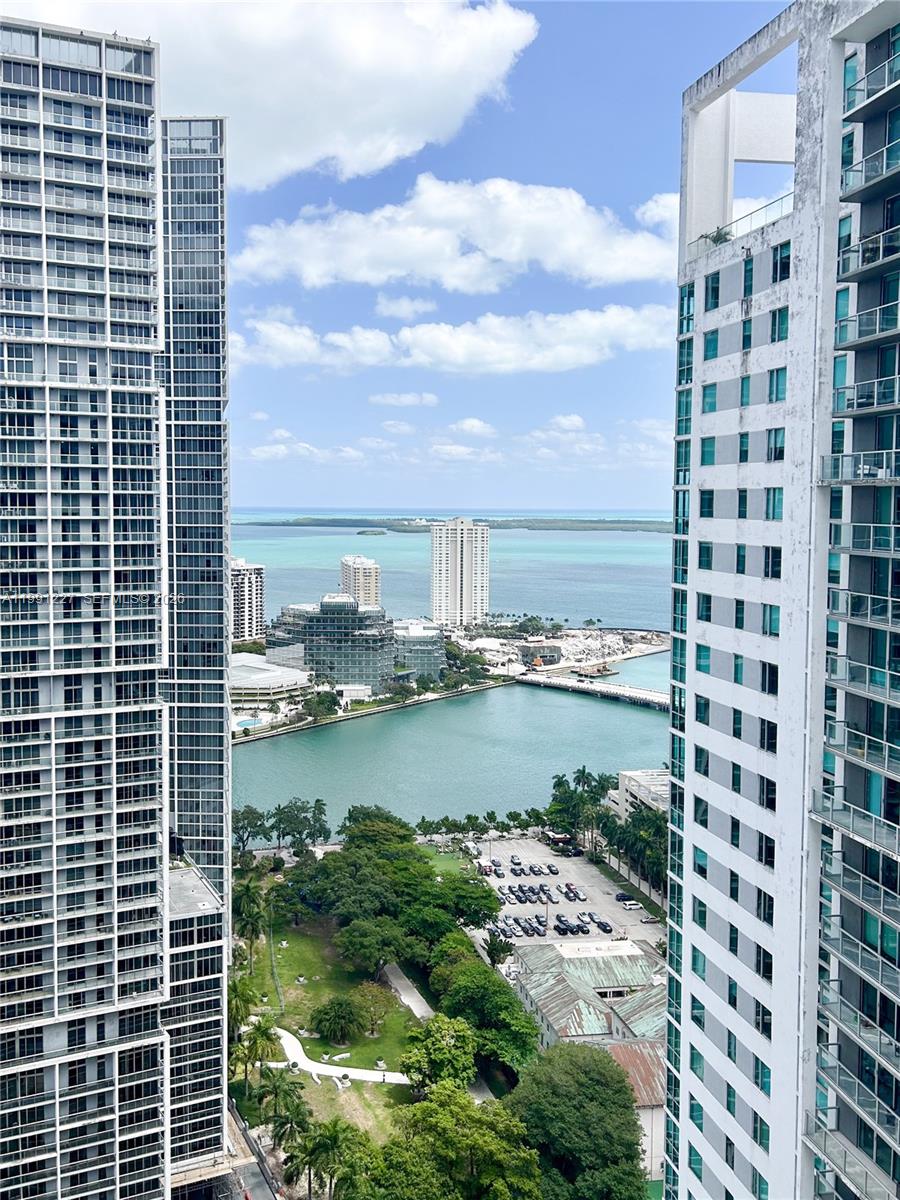 BRICKELL POINT - Residential