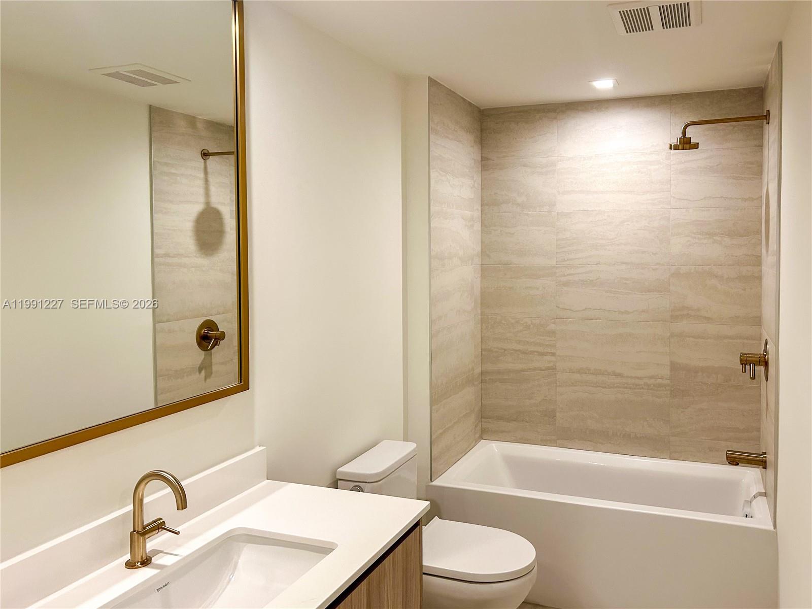 BRICKELL POINT - Residential