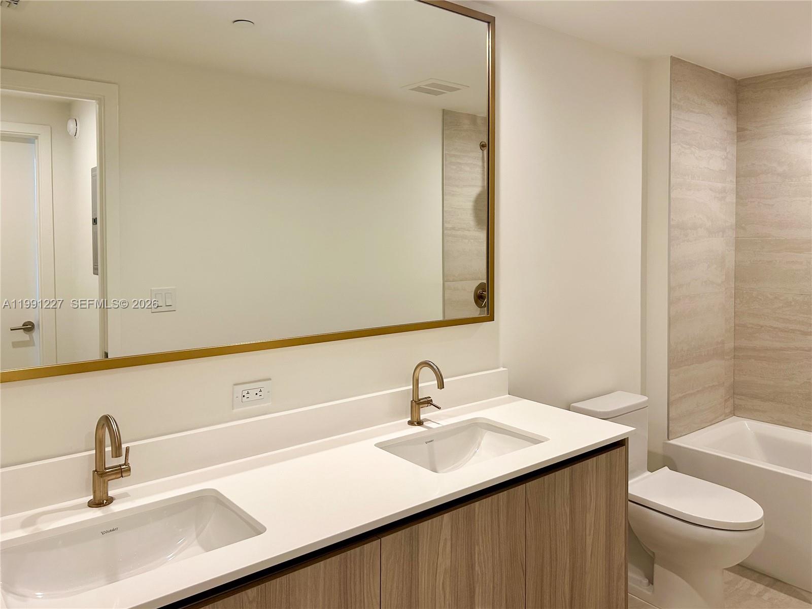 BRICKELL POINT - Residential