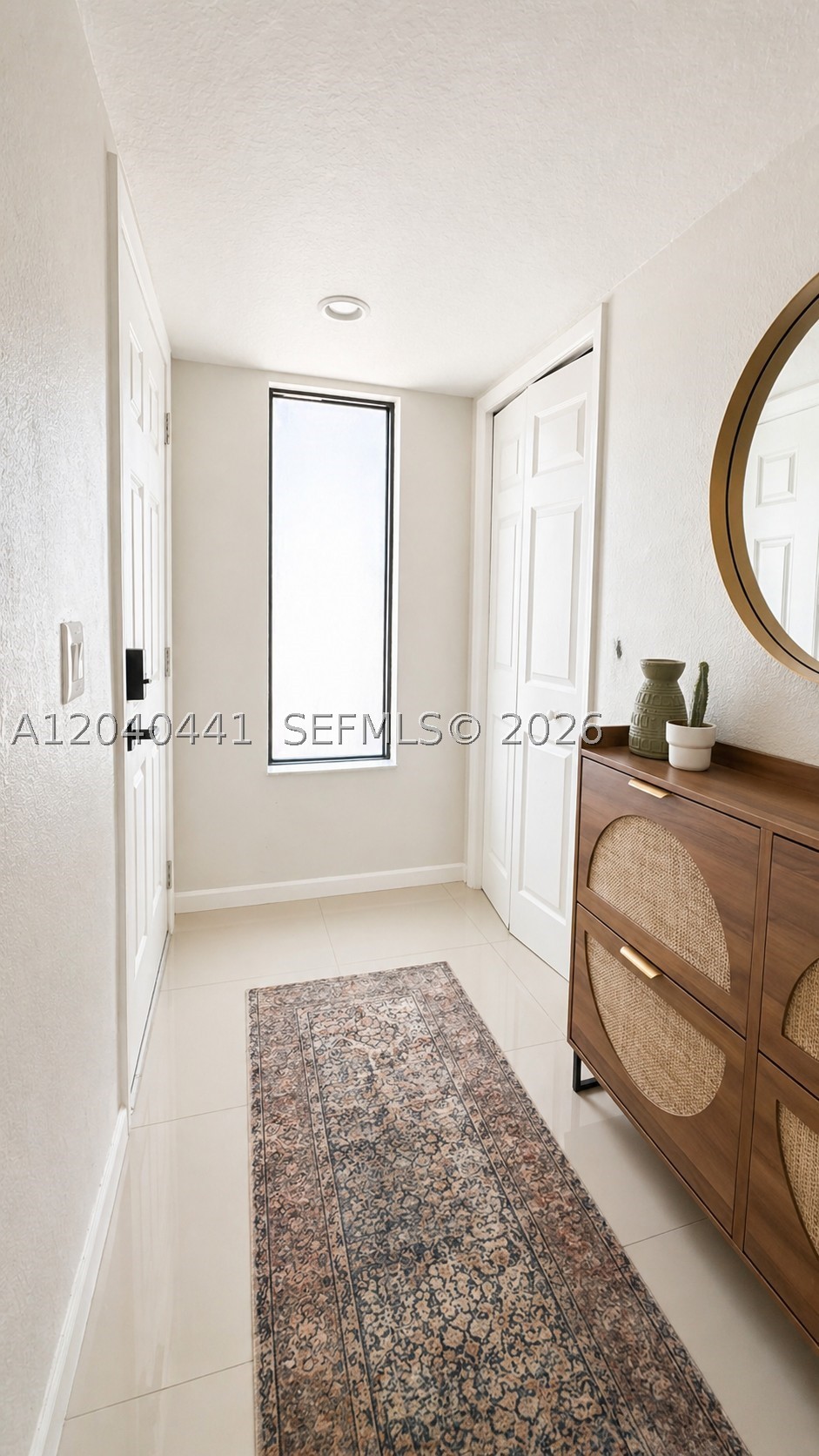 305 Lakeview Dr 204