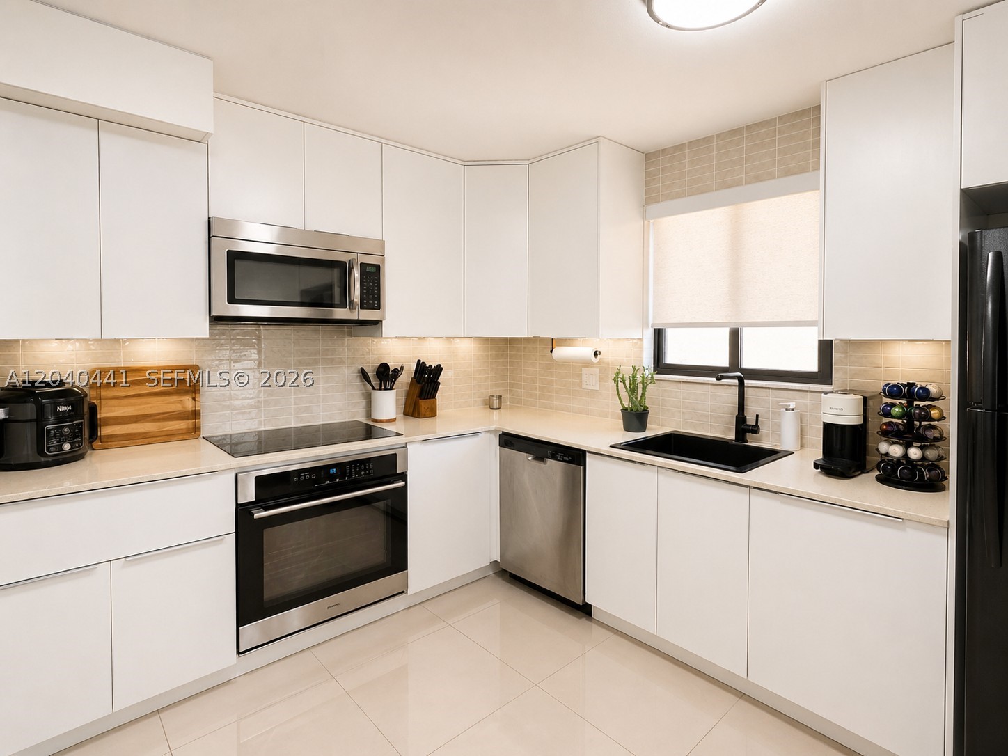 305 Lakeview Dr 204