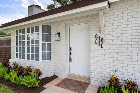 Tiny photo for 212 NW 103rd St, Miami, FL 33150 (MLS # A12006921)