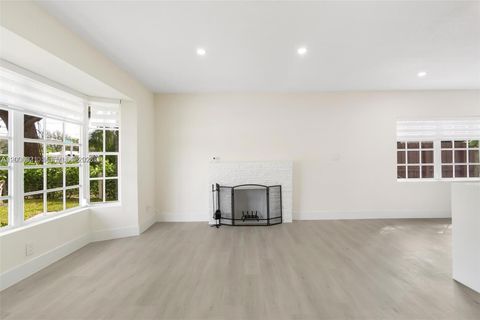 Tiny photo for 212 NW 103rd St, Miami, FL 33150 (MLS # A12006921)