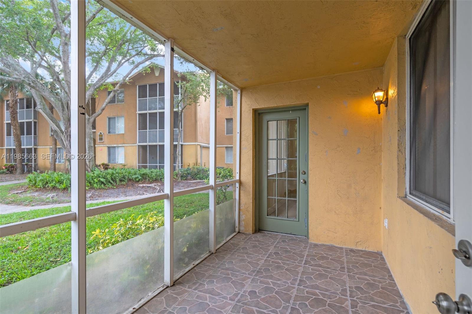 WINDWARD LAKES CONDO - Residential