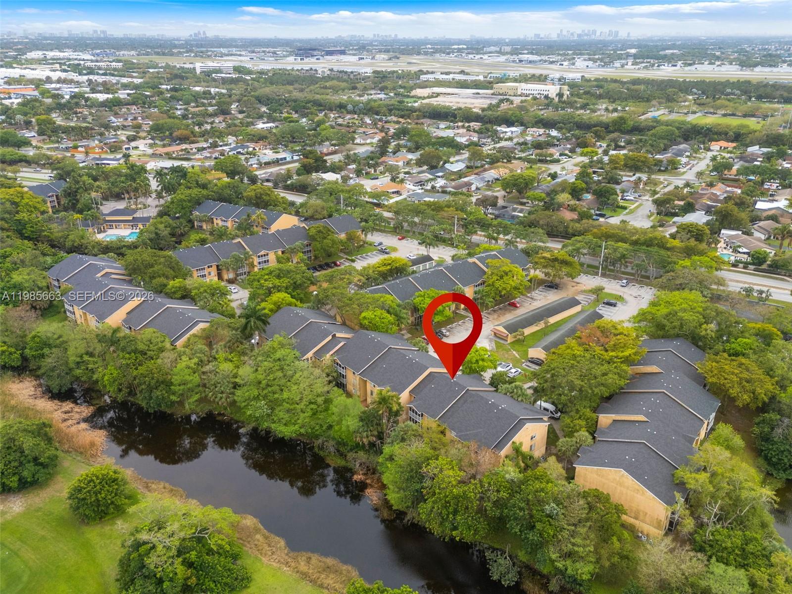 WINDWARD LAKES CONDO - Residential