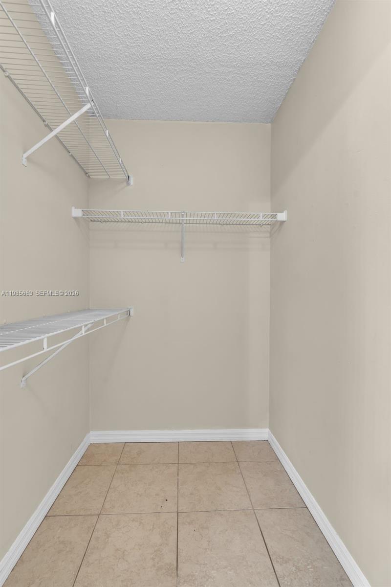 WINDWARD LAKES CONDO - Residential