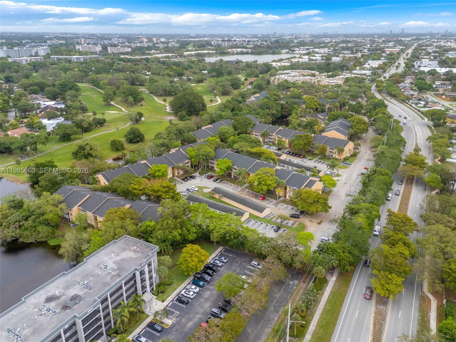 WINDWARD LAKES CONDO - Residential