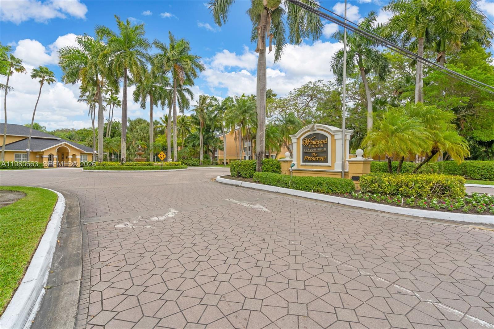 WINDWARD LAKES CONDO - Residential