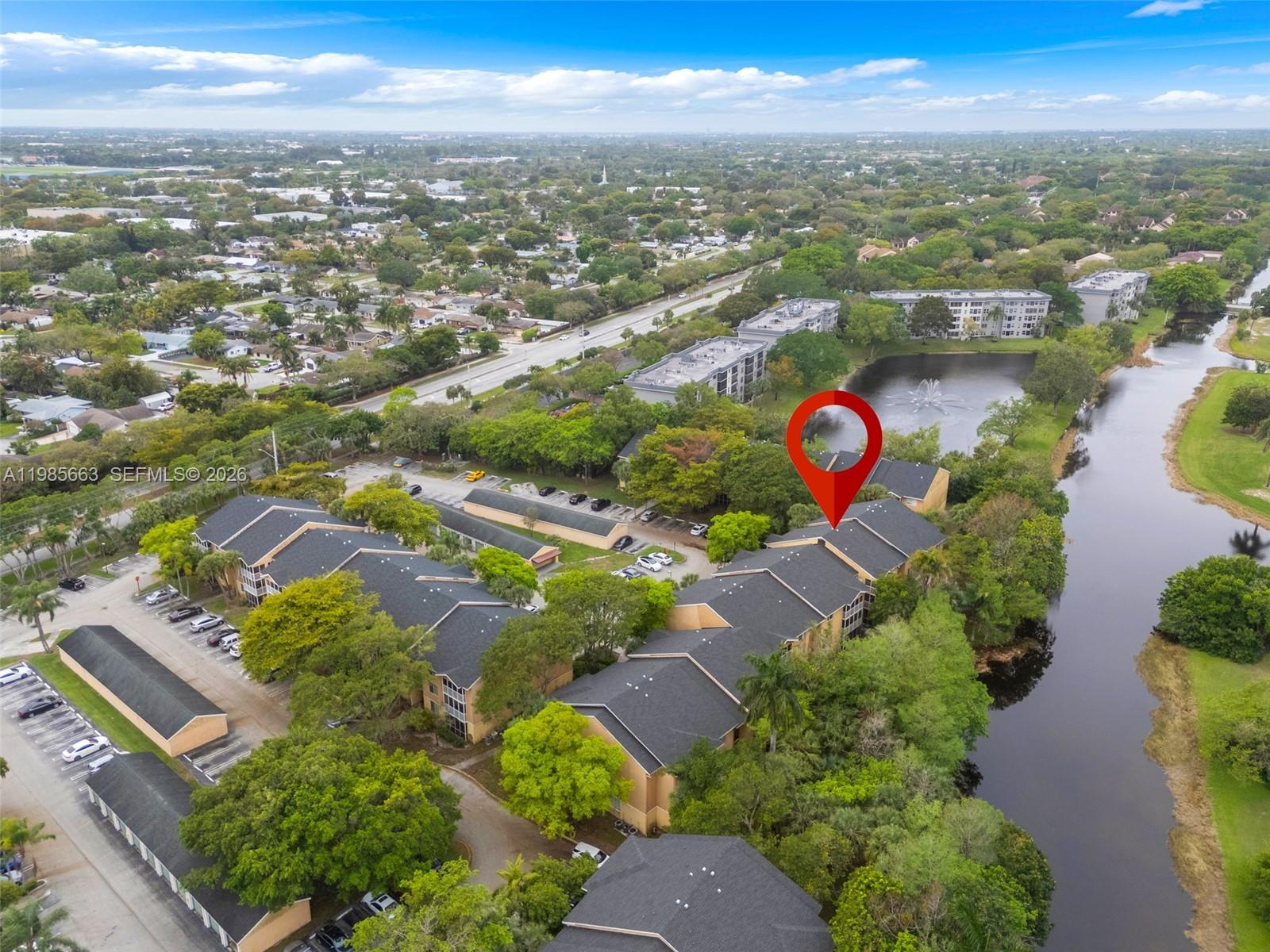 WINDWARD LAKES CONDO - Residential