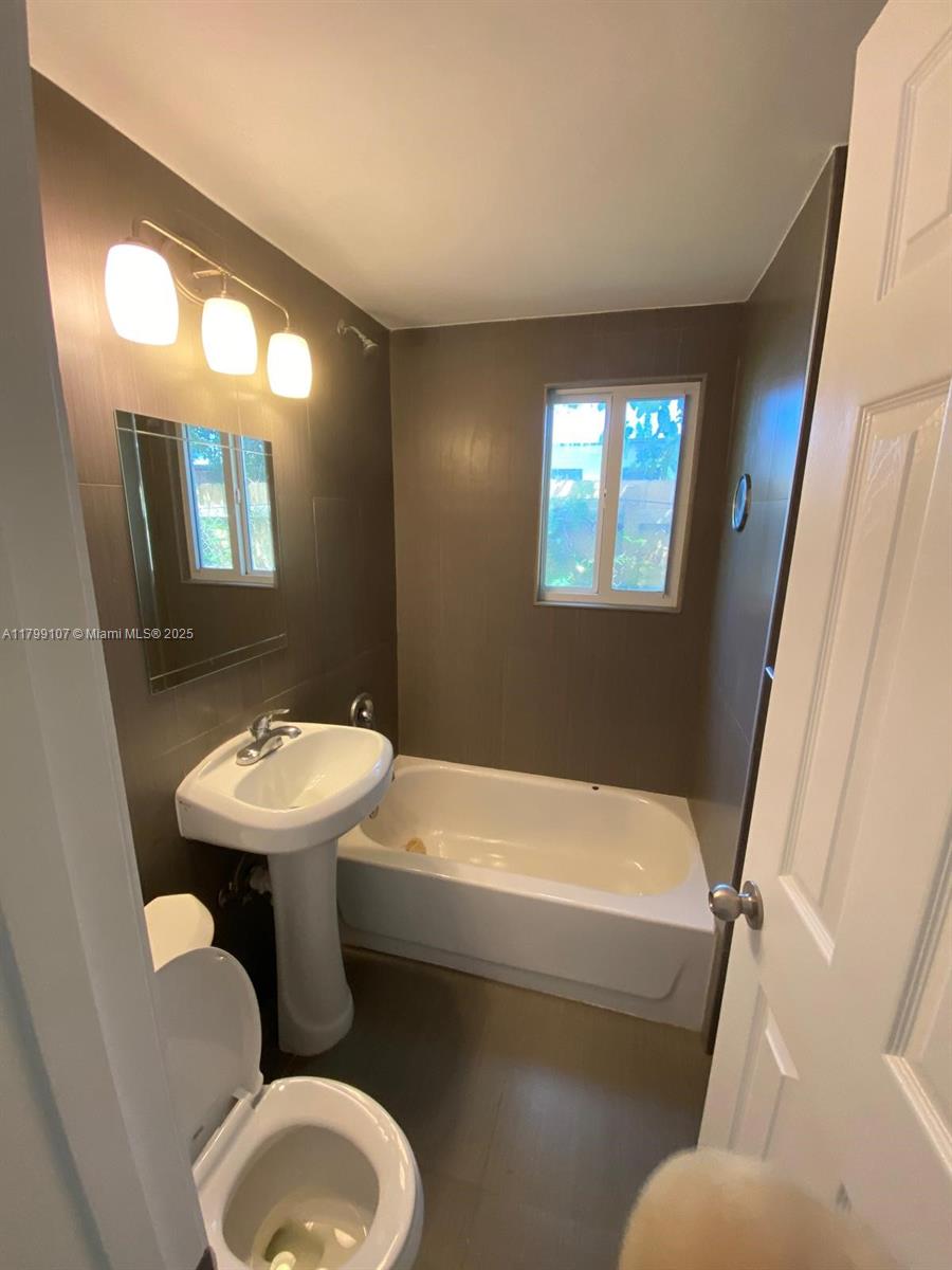 329 NW 44th St