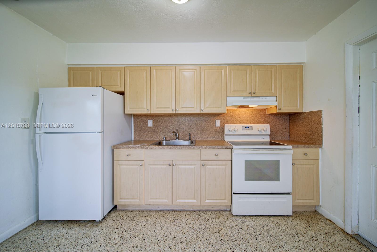 CORAL TERRACE SEC 2 - Residential Income