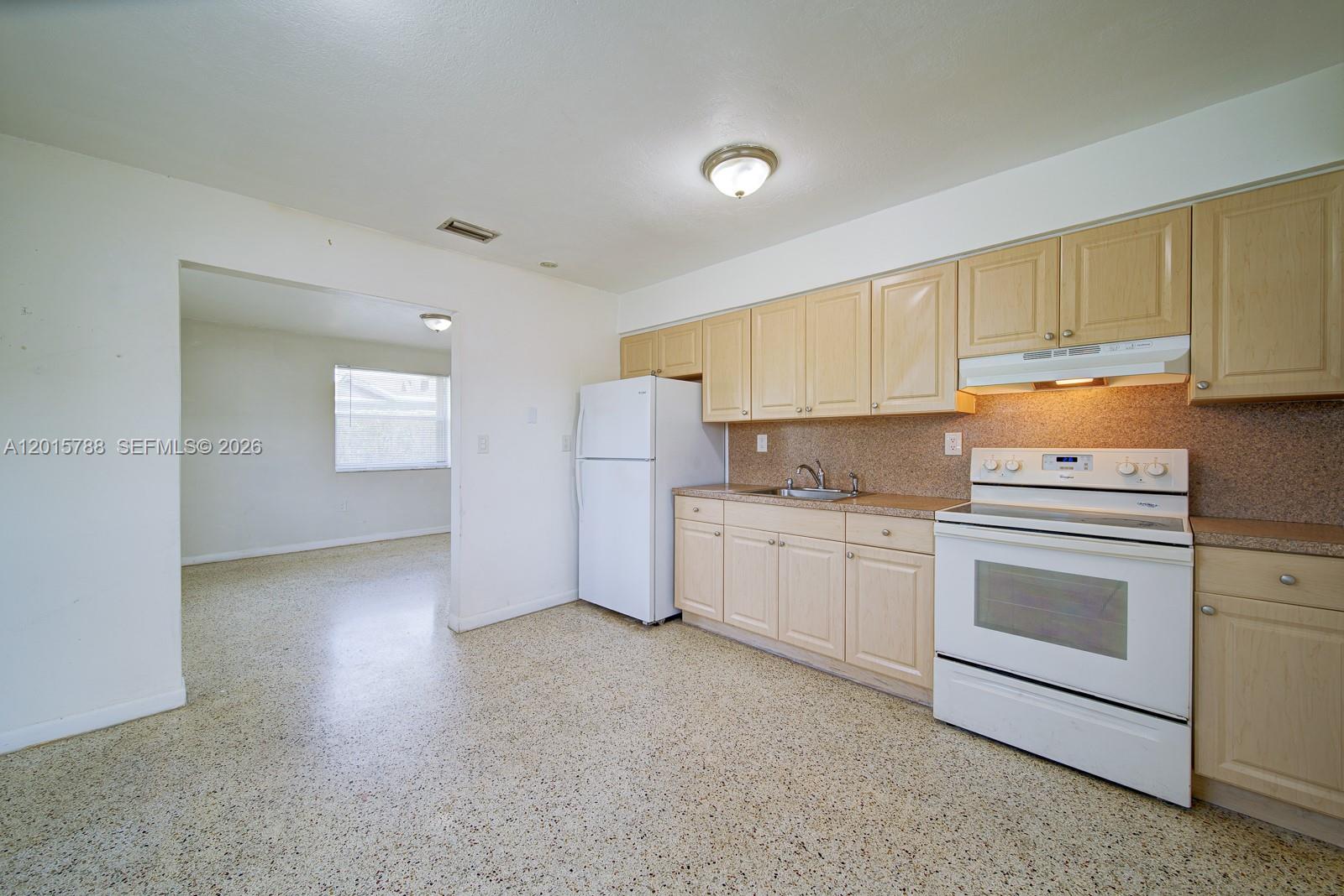 CORAL TERRACE SEC 2 - Residential Income