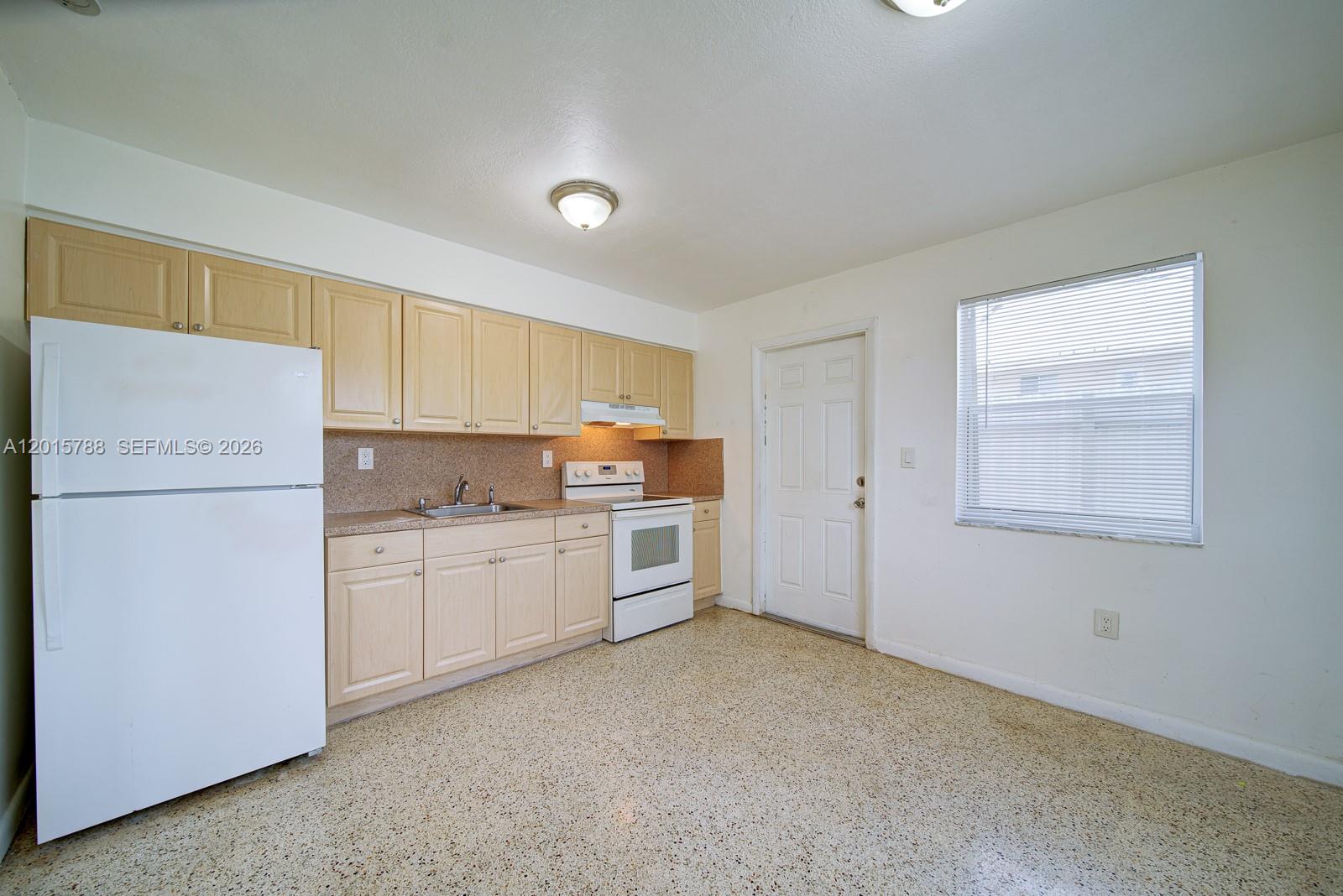 CORAL TERRACE SEC 2 - Residential Income