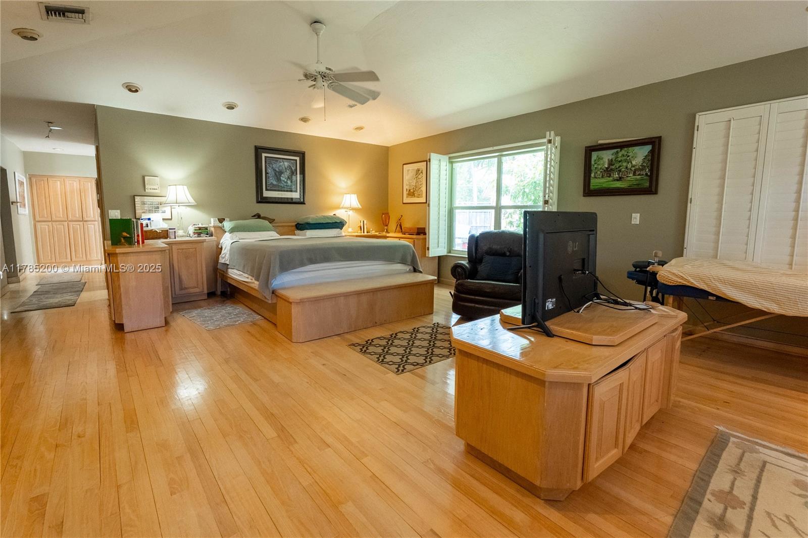 PINE TREE ESTATES 1ST ADDN - Residential