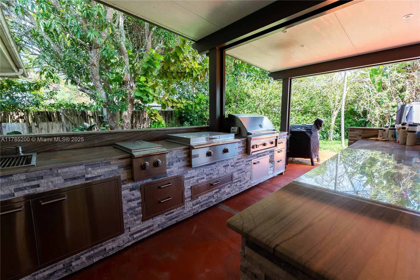 PINE TREE ESTATES 1ST ADDN - Residential