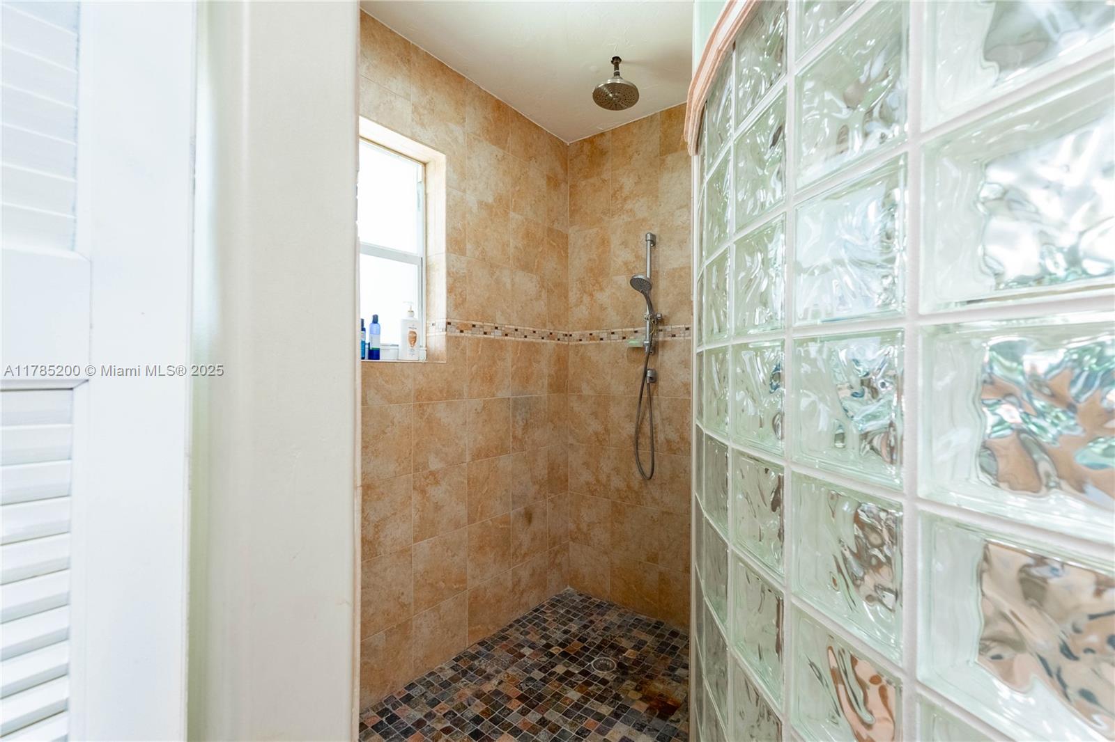 PINE TREE ESTATES 1ST ADDN - Residential