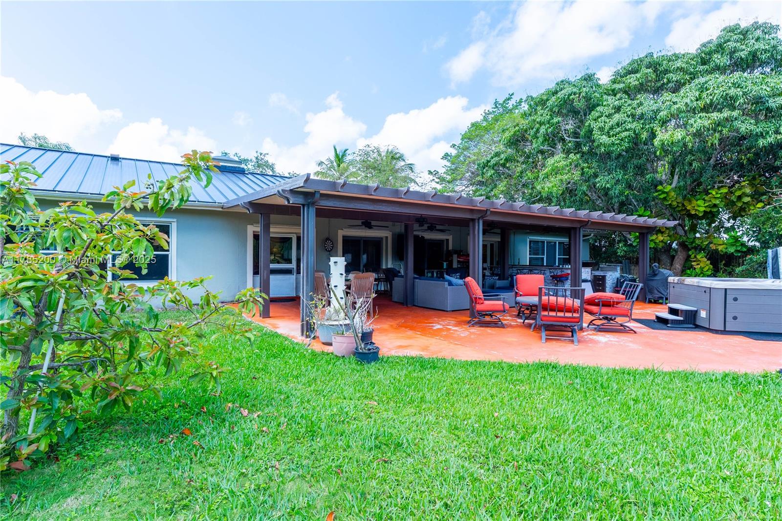 PINE TREE ESTATES 1ST ADDN - Residential