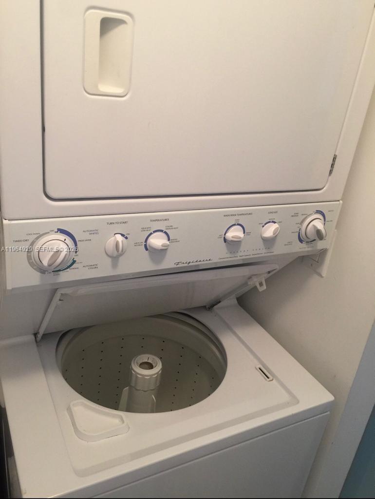 18201 Collins Ave 903