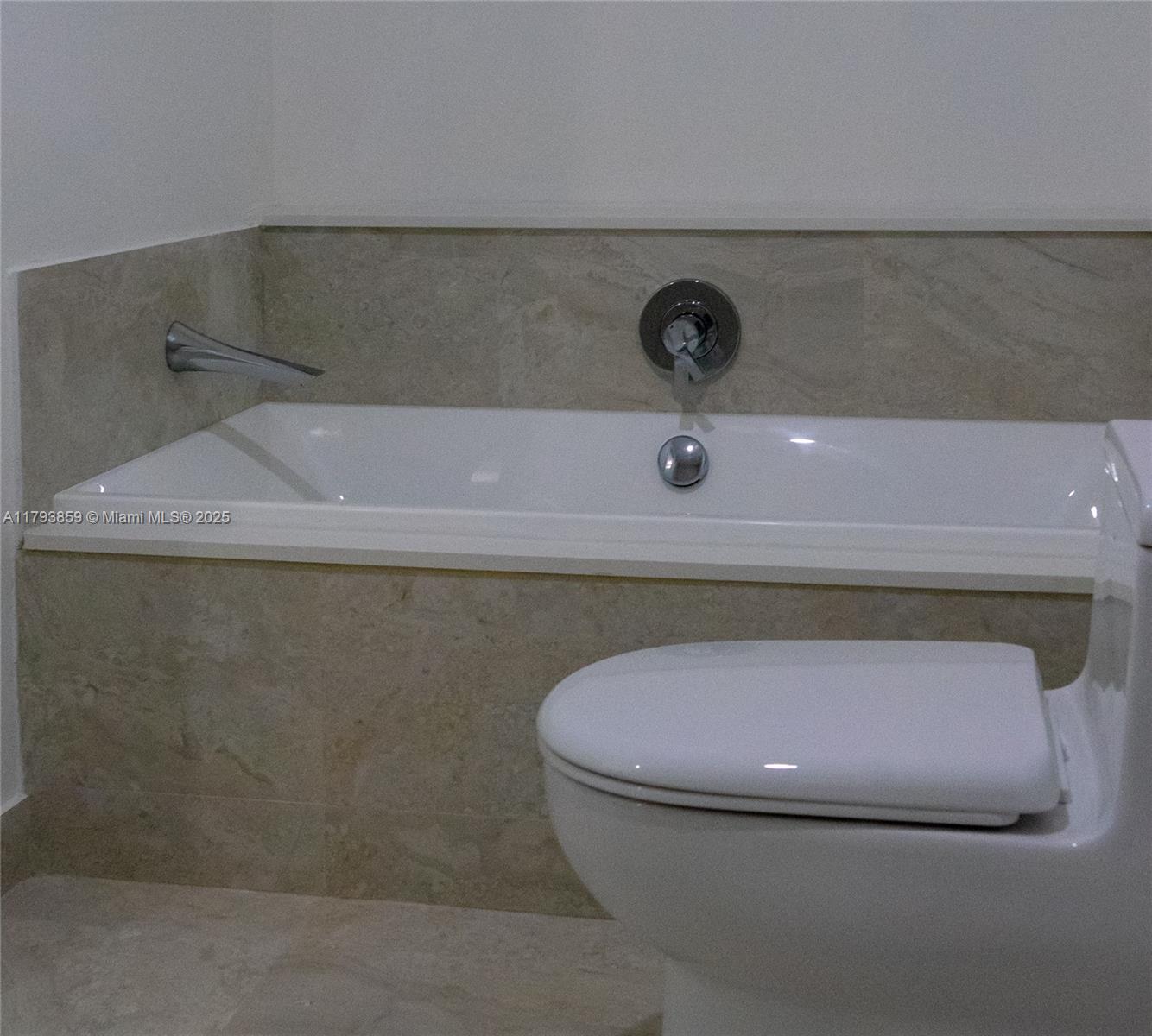 ARIA ON THE BAY CONDO - Residential Lease