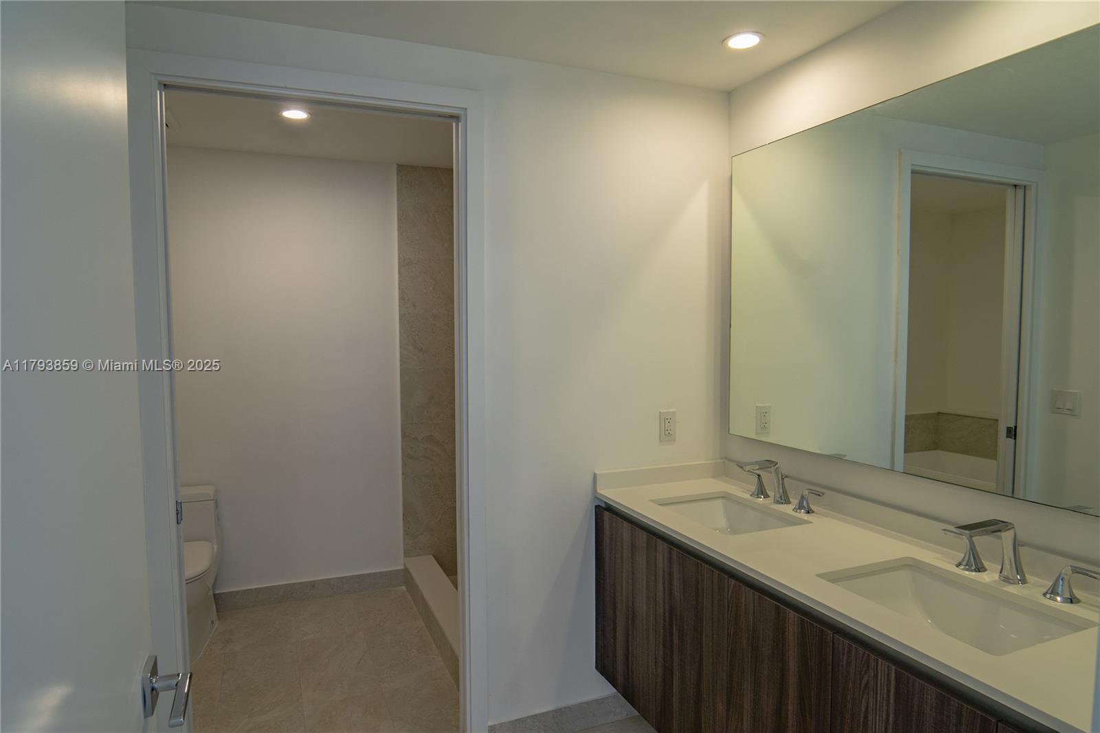 ARIA ON THE BAY CONDO - Residential Lease