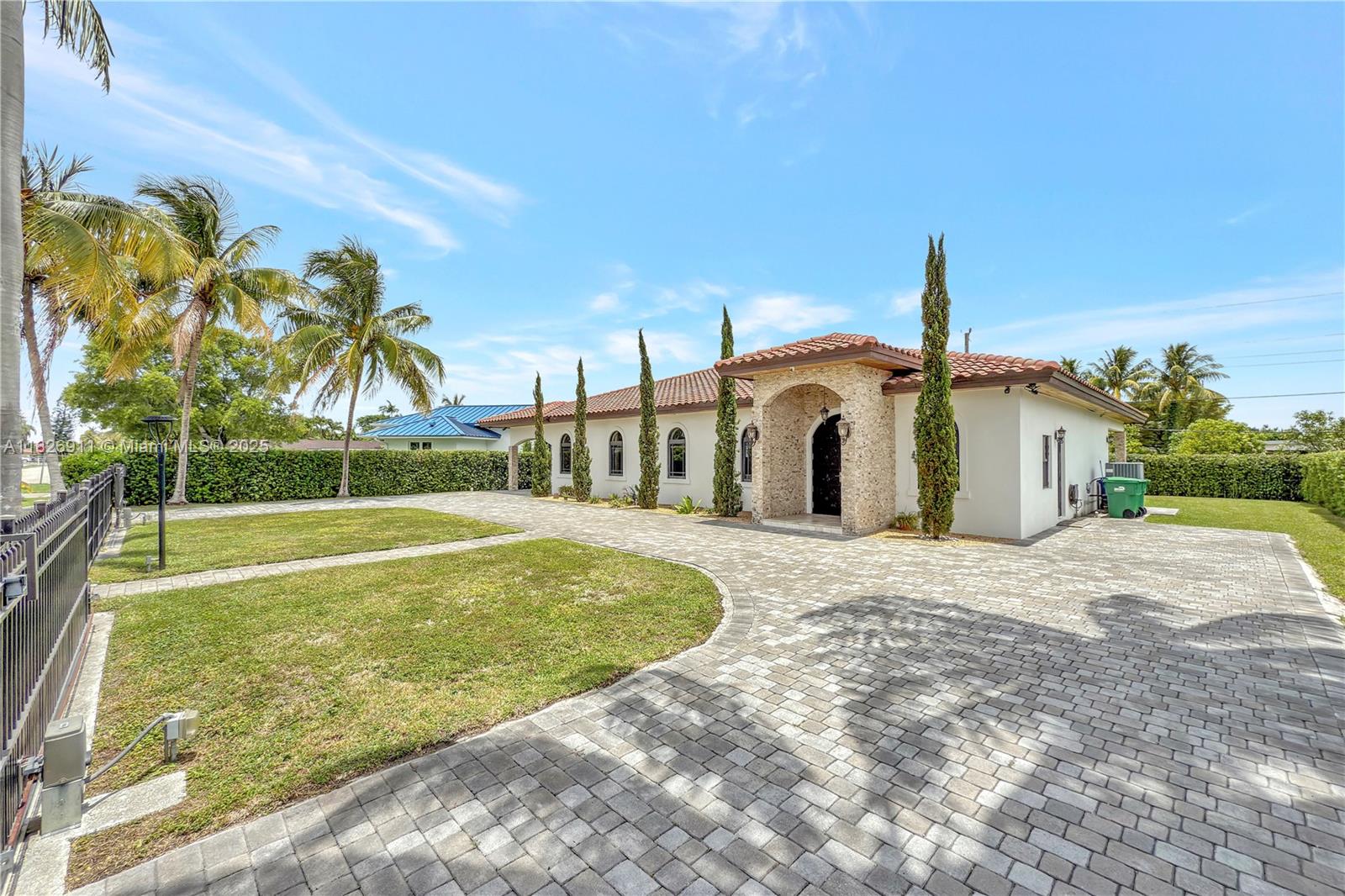 7970 SW 26th St, Miami, FL, 33155/$1,700,000 2 7970 SW 26th St