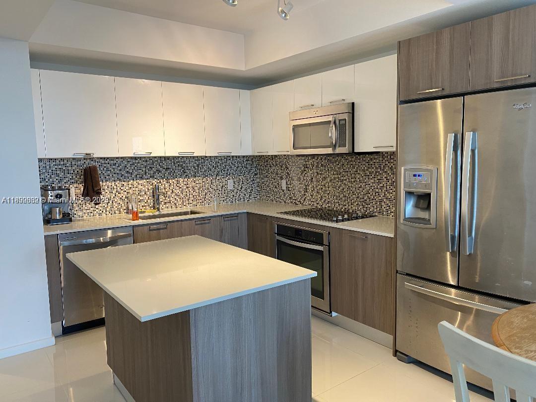 5300 PASEO CONDO - Residential Lease