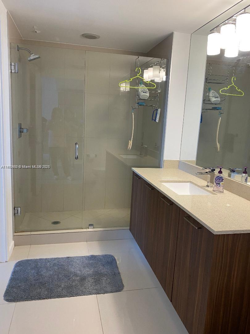 5300 PASEO CONDO - Residential Lease