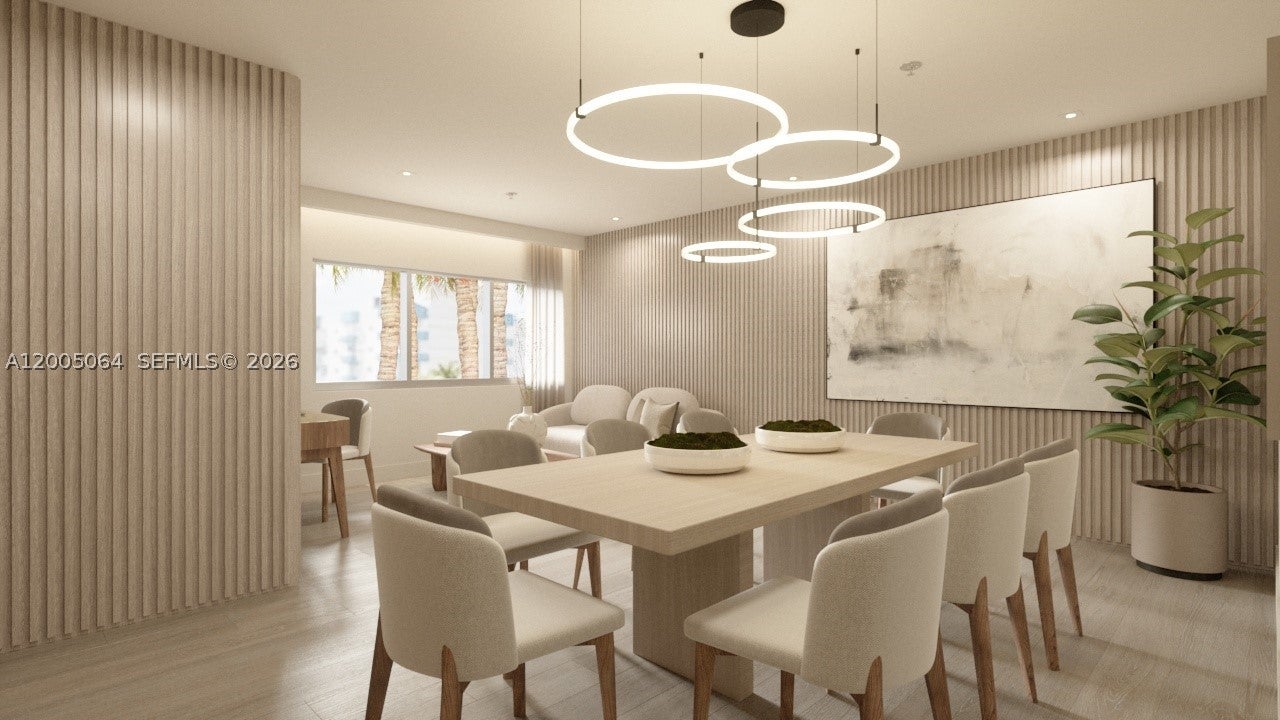 250 Collins Ave 201