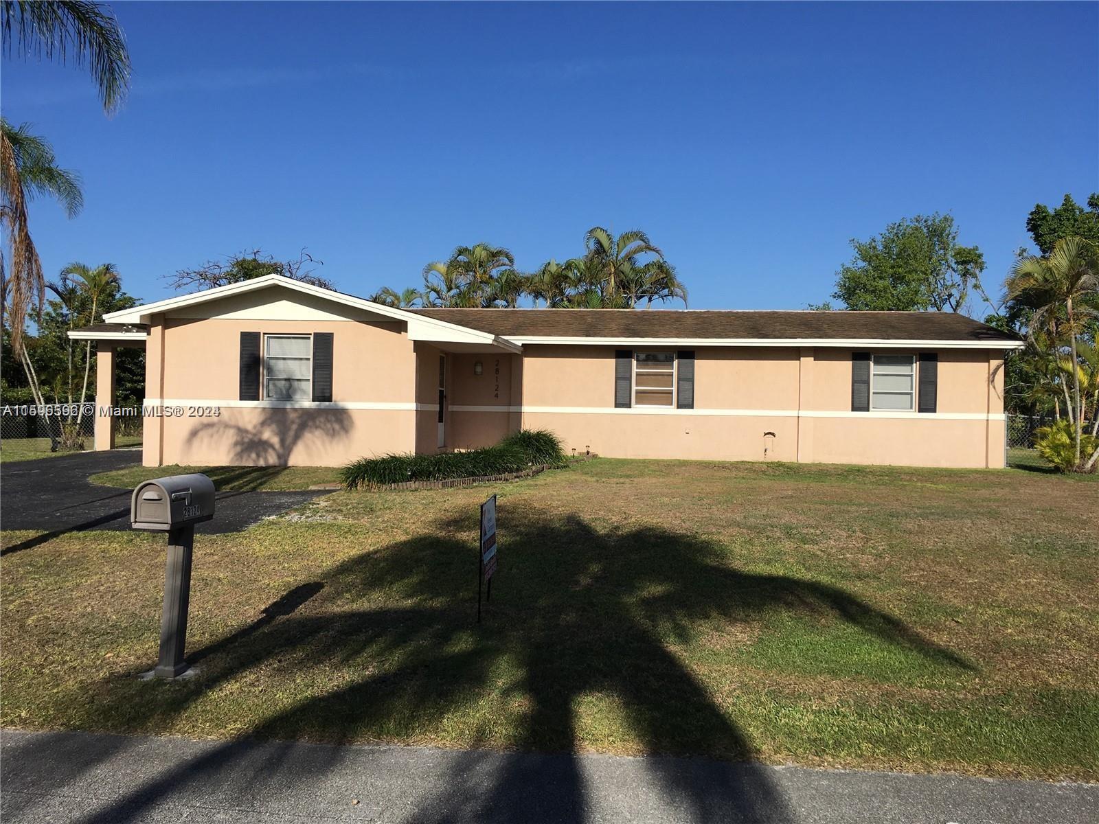 28124 Sw 158th Pl Pl, Homestead, Miami-Dade County, Florida - 3 Bedrooms  
2 Bathrooms - 