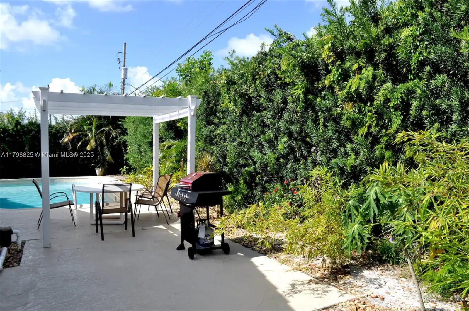 CORAL RIDGE ISLES - Residential