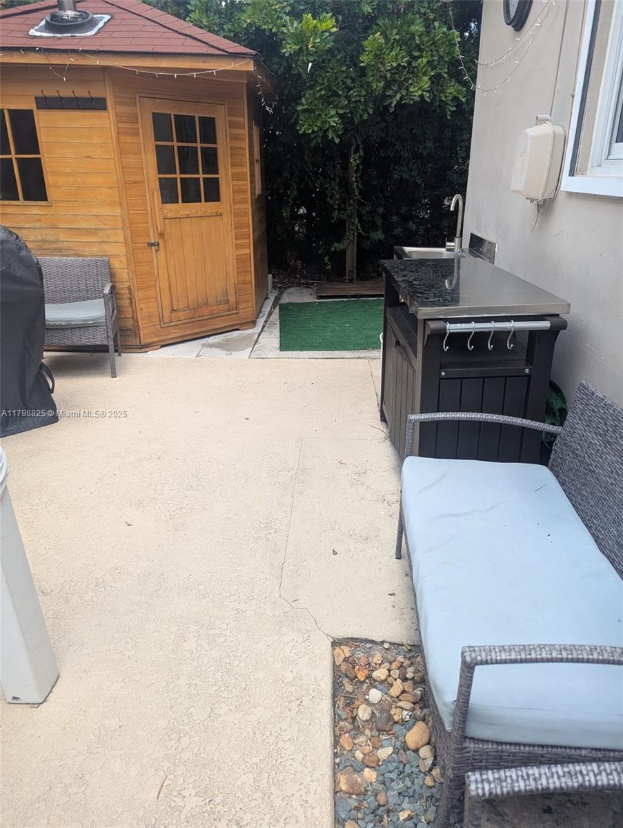 CORAL RIDGE ISLES - Residential