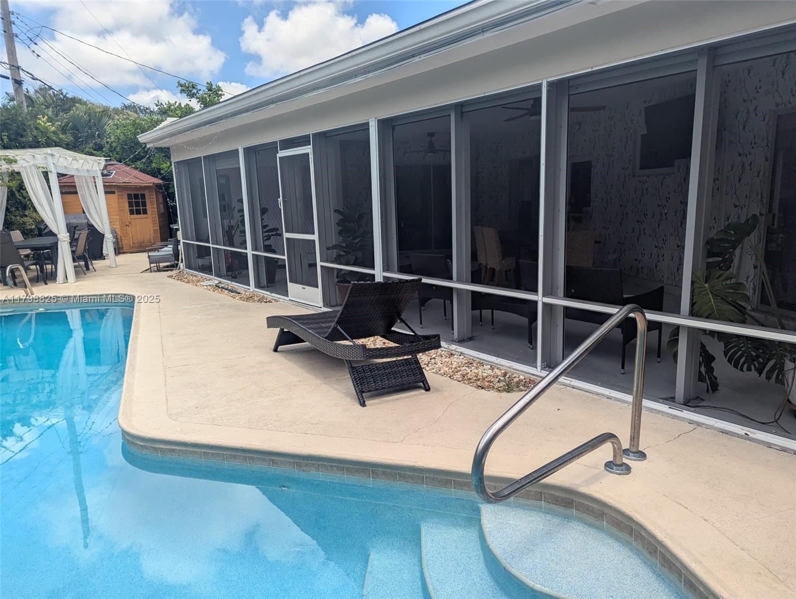 CORAL RIDGE ISLES - Residential