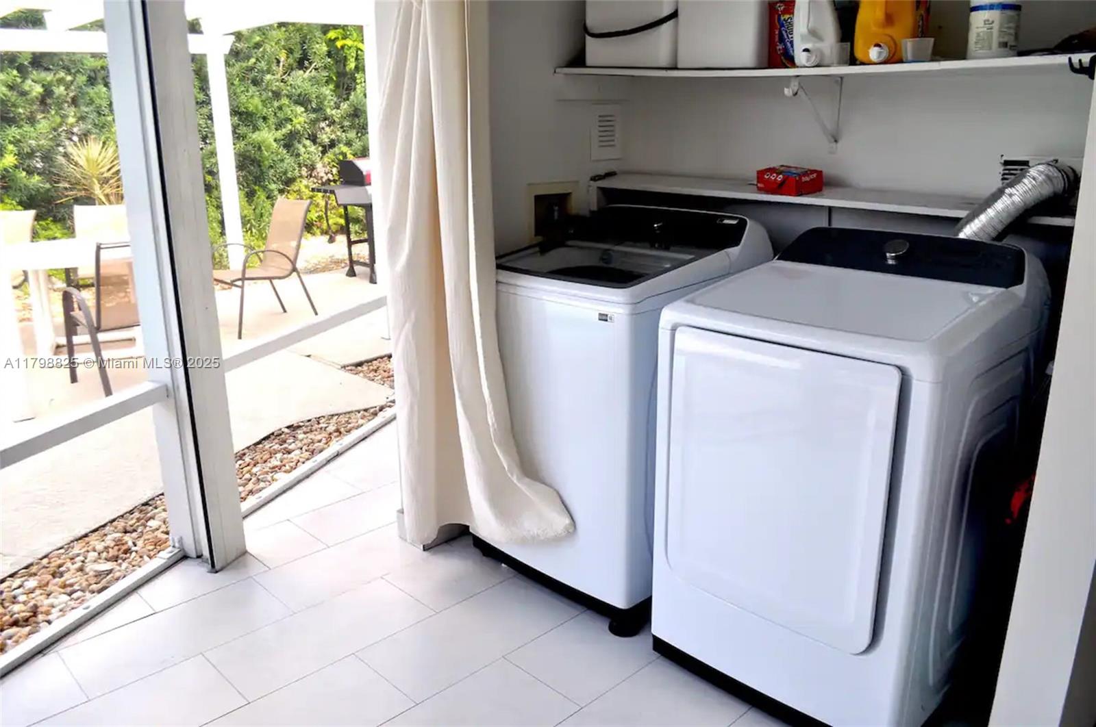 CORAL RIDGE ISLES - Residential