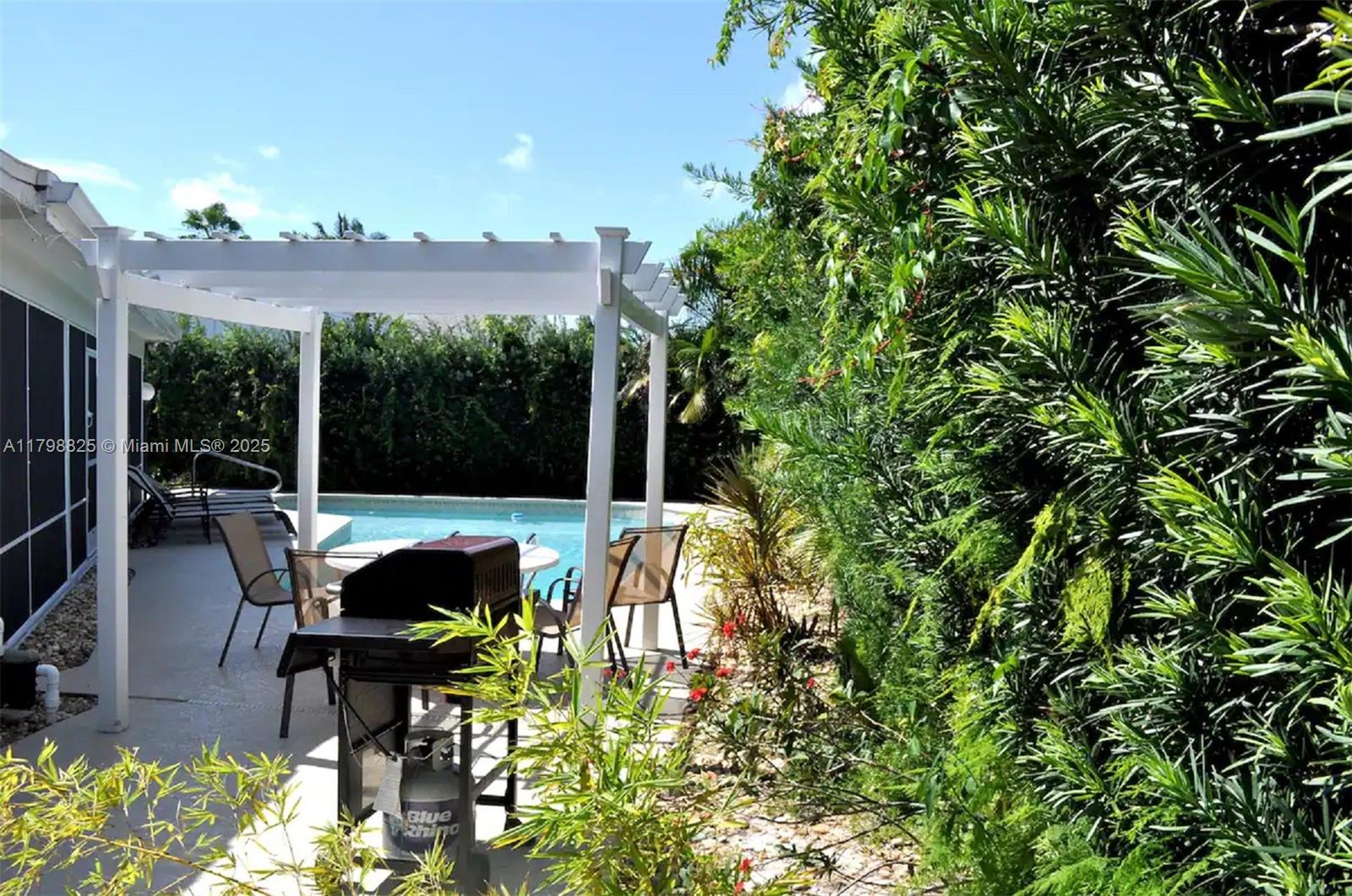 CORAL RIDGE ISLES - Residential