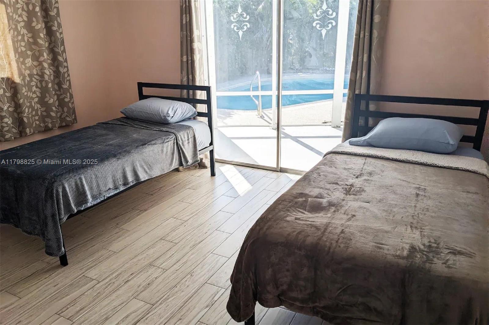 CORAL RIDGE ISLES - Residential