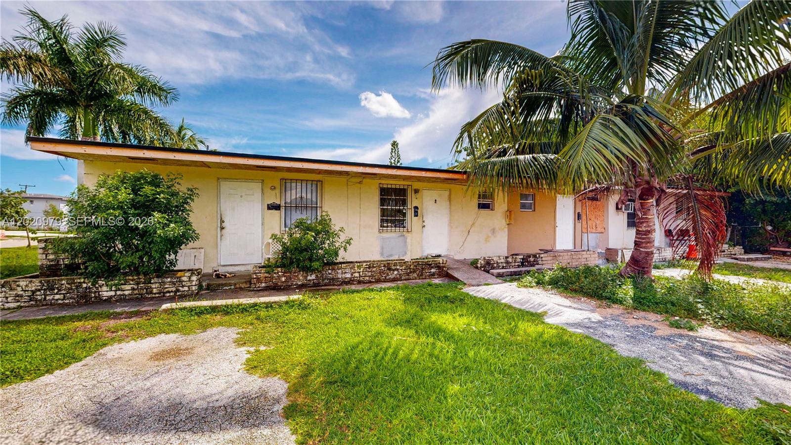 CORAL BAY MANOR - Residential Income