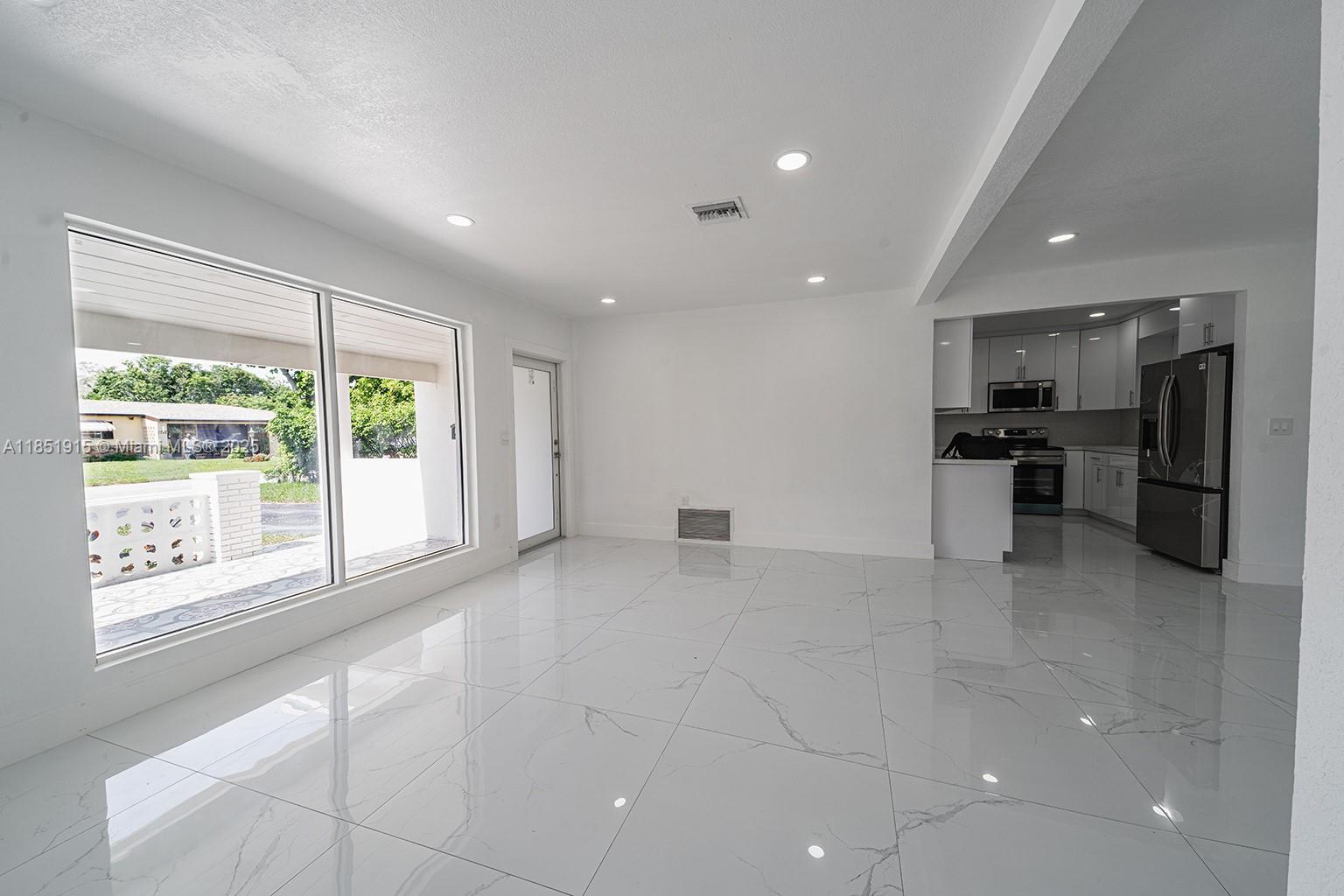 MIRAMAR SEC 11 - Residential