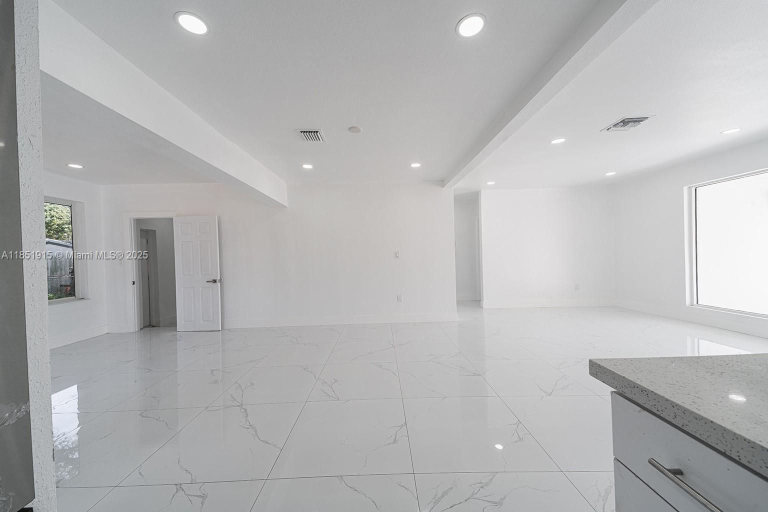 MIRAMAR SEC 11 - Residential