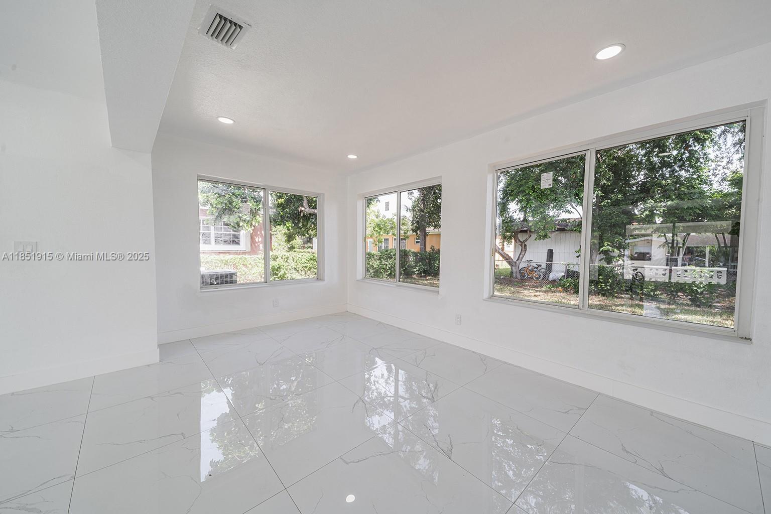 MIRAMAR SEC 11 - Residential