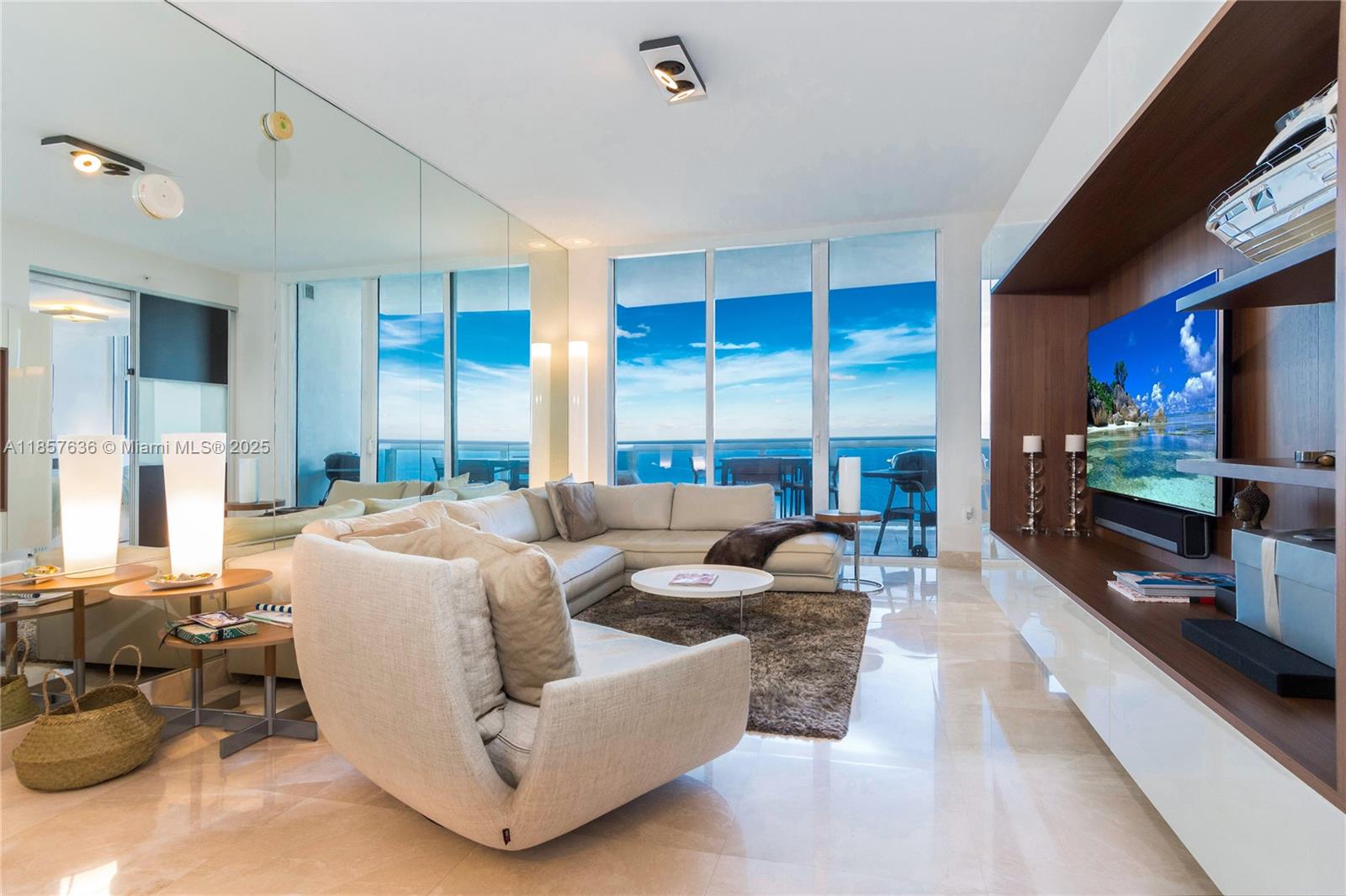 TRUMP ROYALE CONDO - Residential Lease