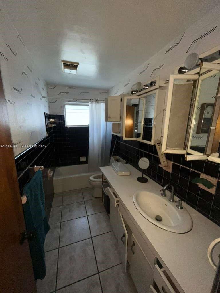 PEMBROKE PINES NO 1 - Residential