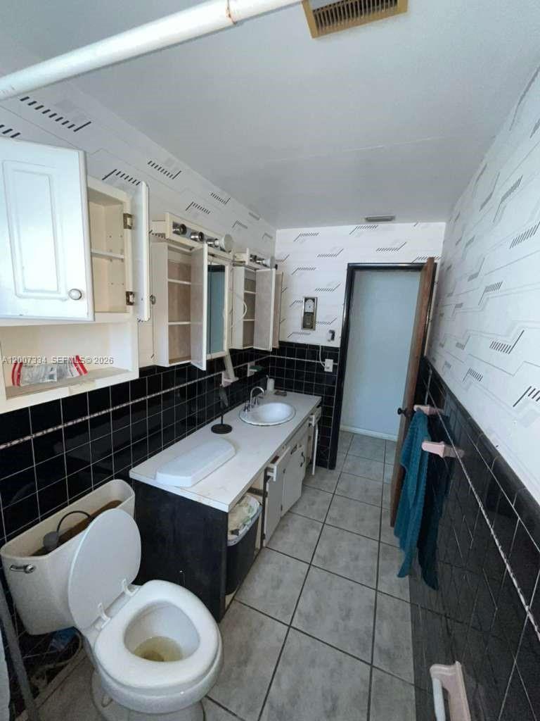 PEMBROKE PINES NO 1 - Residential