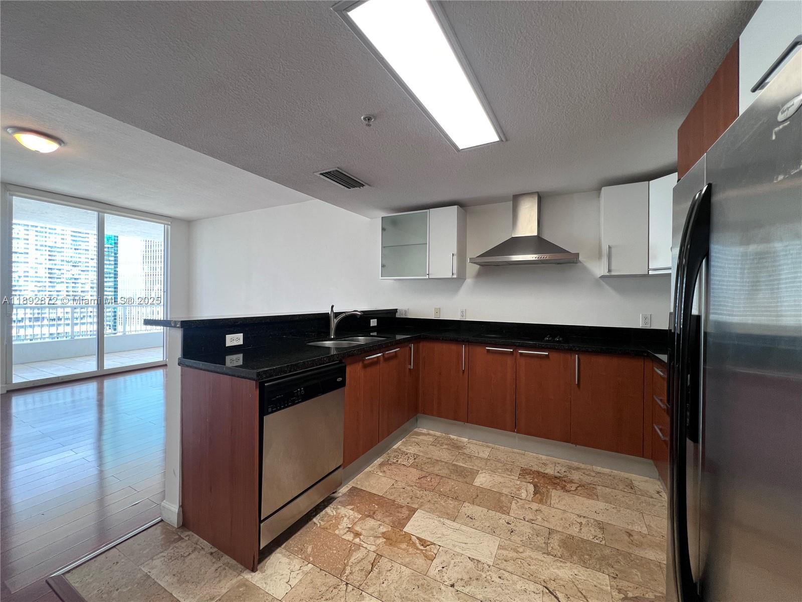 170 SE 14th St 2107